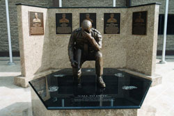 bronze memorial for fallen police officer