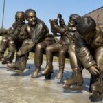 bronze hockey statues in Baudette MN