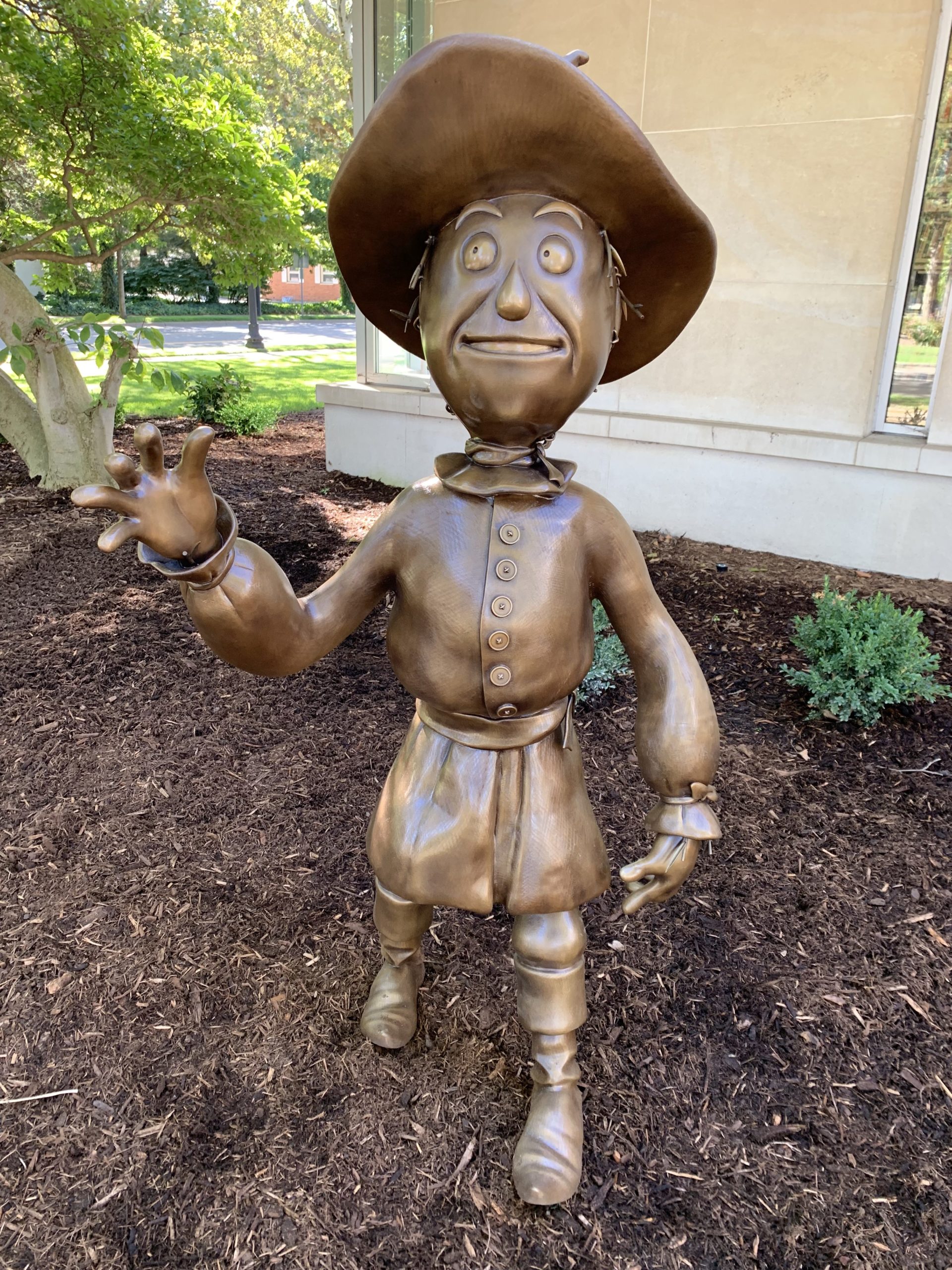 scarecrow wizard of oz statues