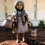 dorothy wizard of oz statue